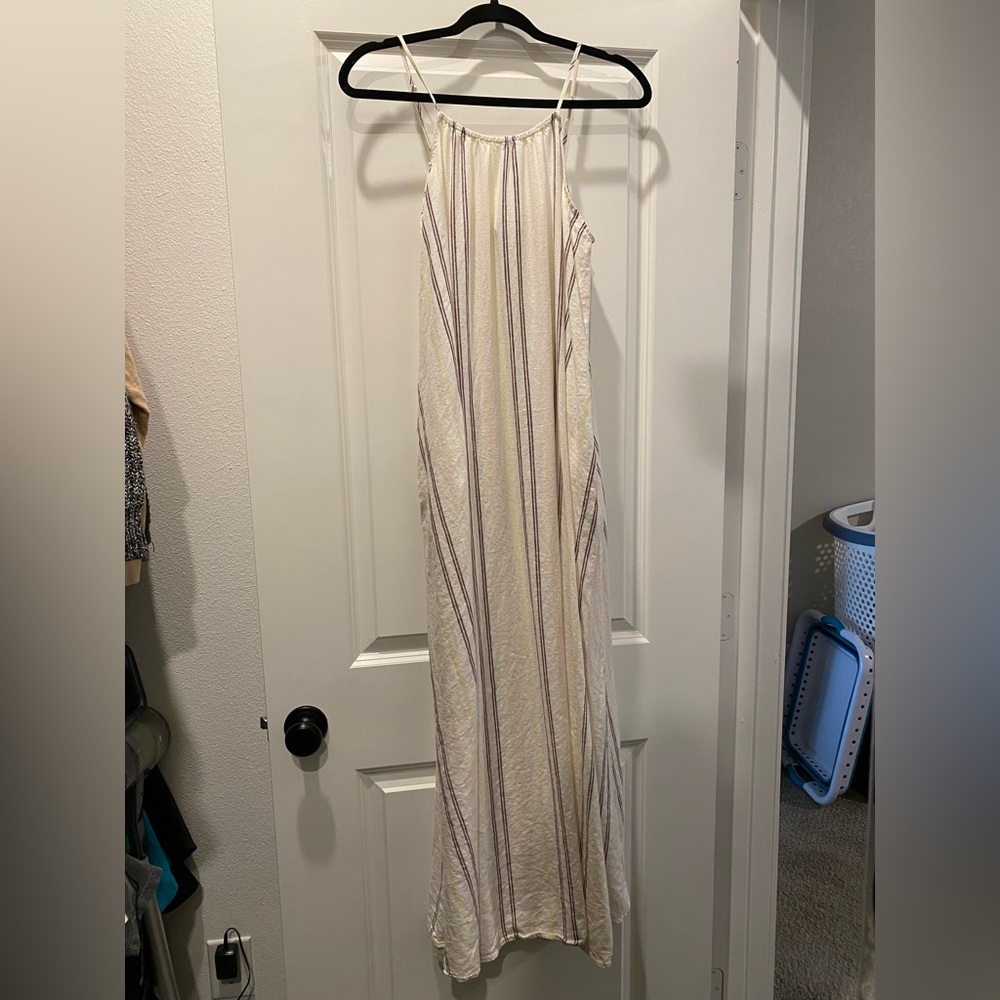Linen dress with pockets